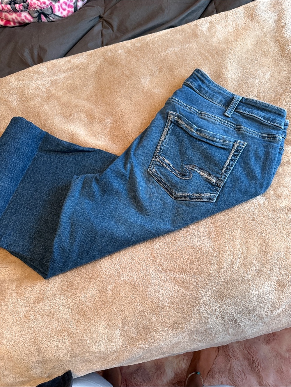 Silver Jeans Women's Blue Boot Cut Jeans with Signature Back Pocket
